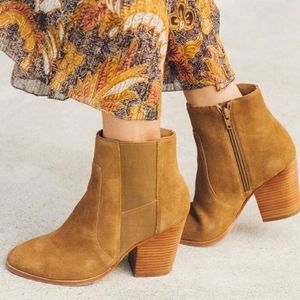 Soludos Emma Booties Chestnut sz 11